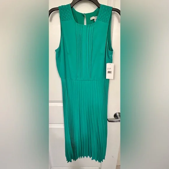 green emerald velvet dress Julia Jordan Knot Neck Tulip Hem Dress  JULIA JORDAN